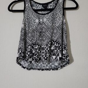 Rue21 Black and White Geometric Crop Top